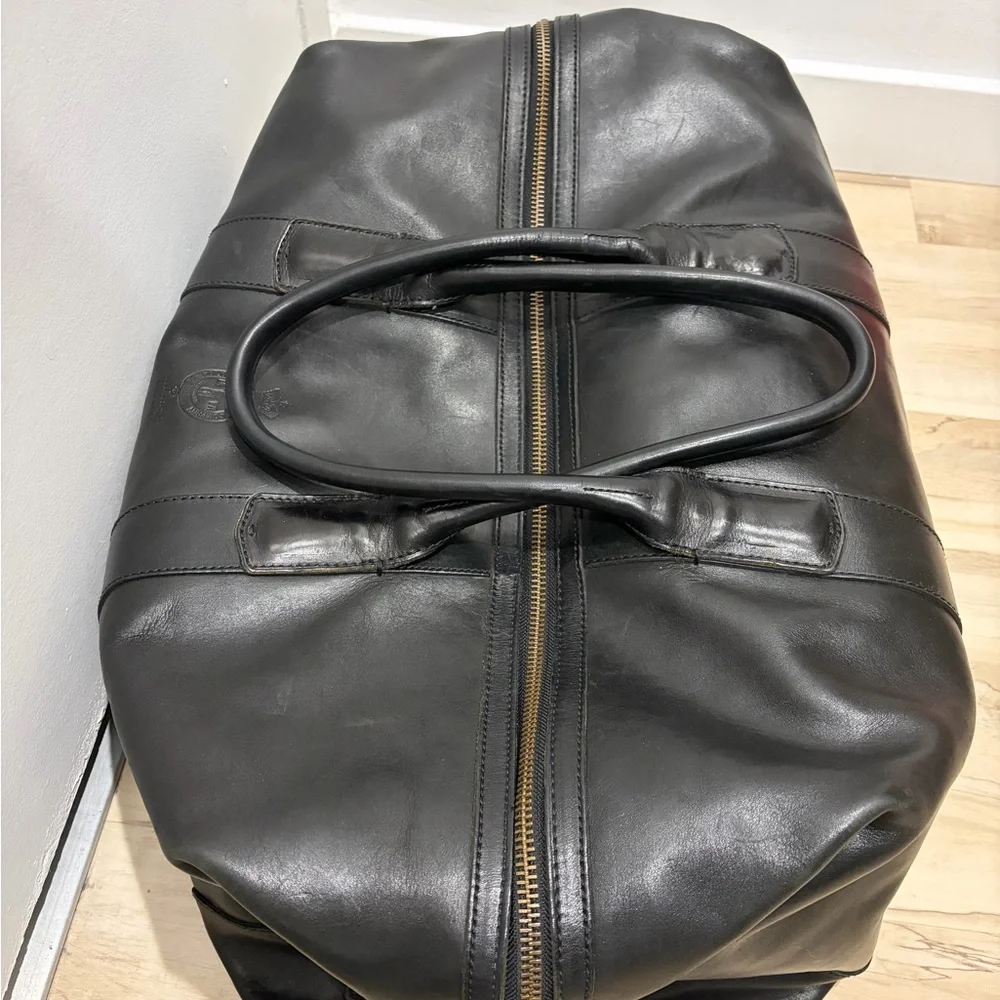 Leather Duffel Bag in Black - Classic Travel Tote